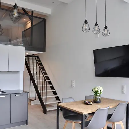 Central Modern Loft شقة *